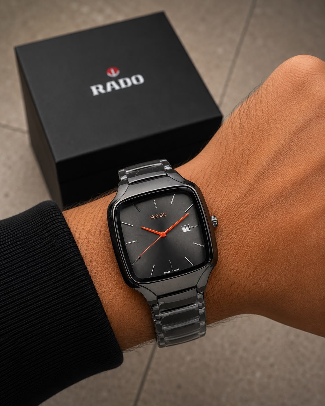 Premium Men's Quartz Watch – Stainless Steel Date Edition