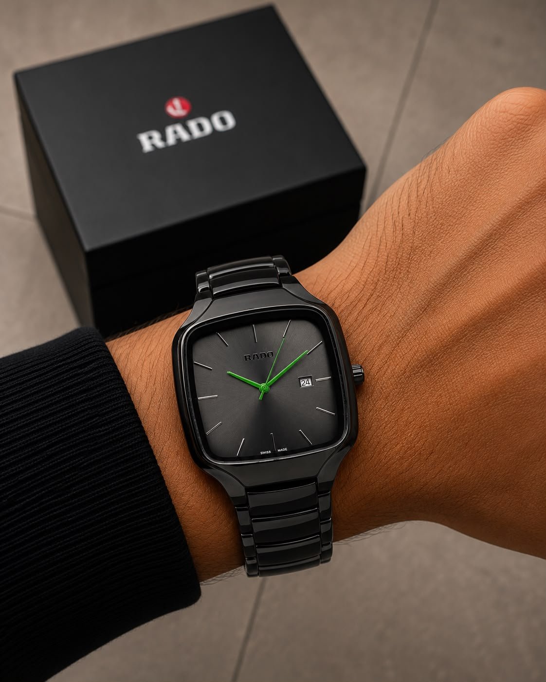Premium Men's Quartz Watch – Stainless Steel Date Edition
