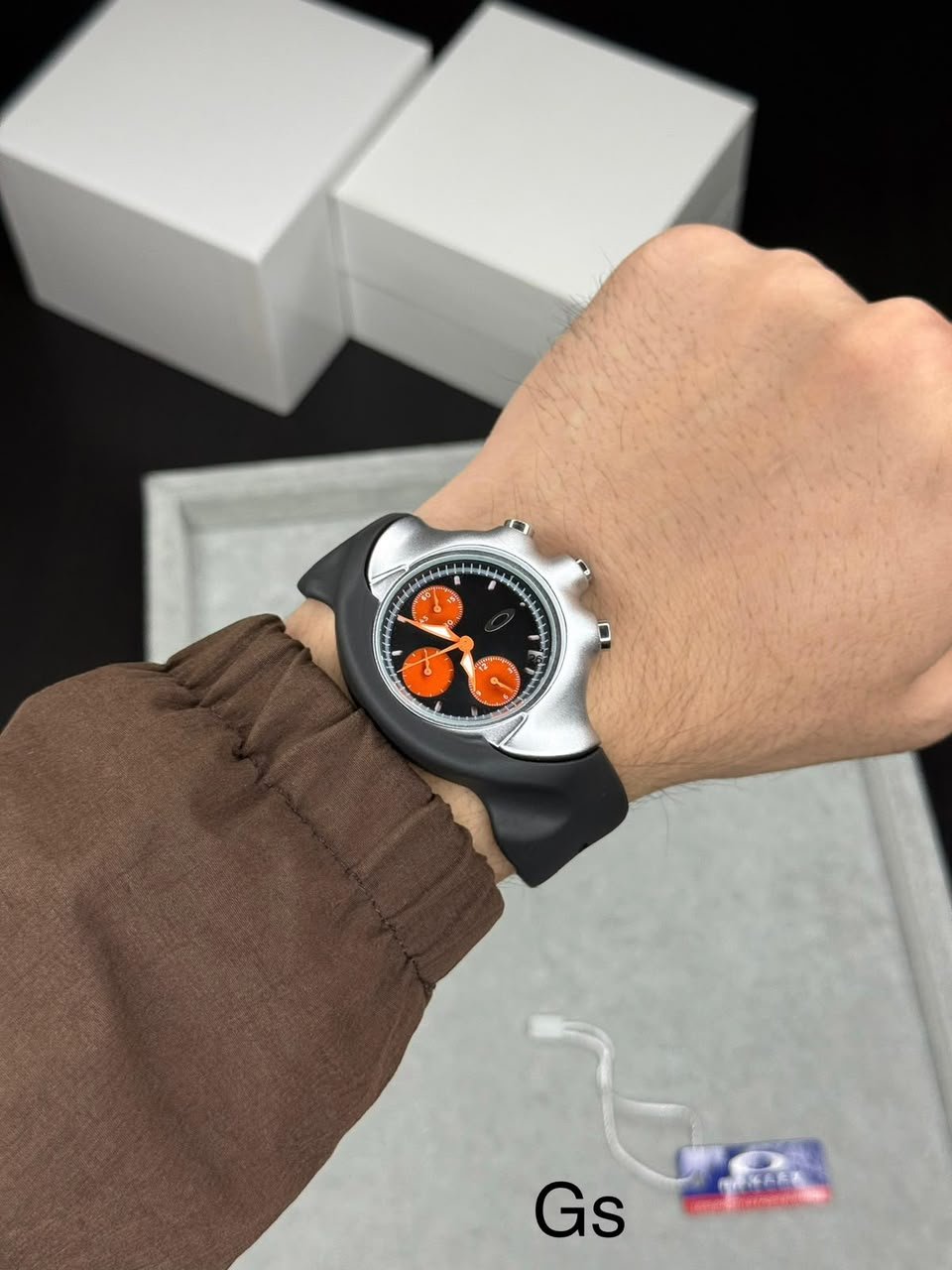 Men's Silver Bezel Sport Watch – 38mm Sapphire Glass Edition