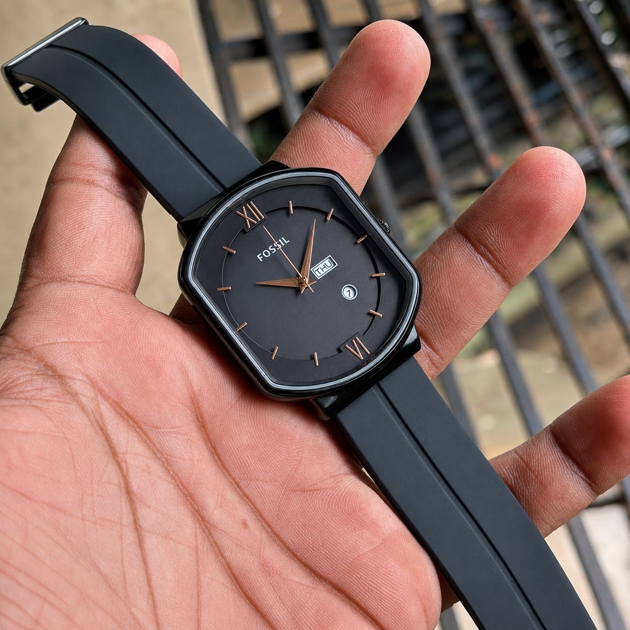 Ultra-Slim Men's Analog Watch – Black Silicone Date Edition