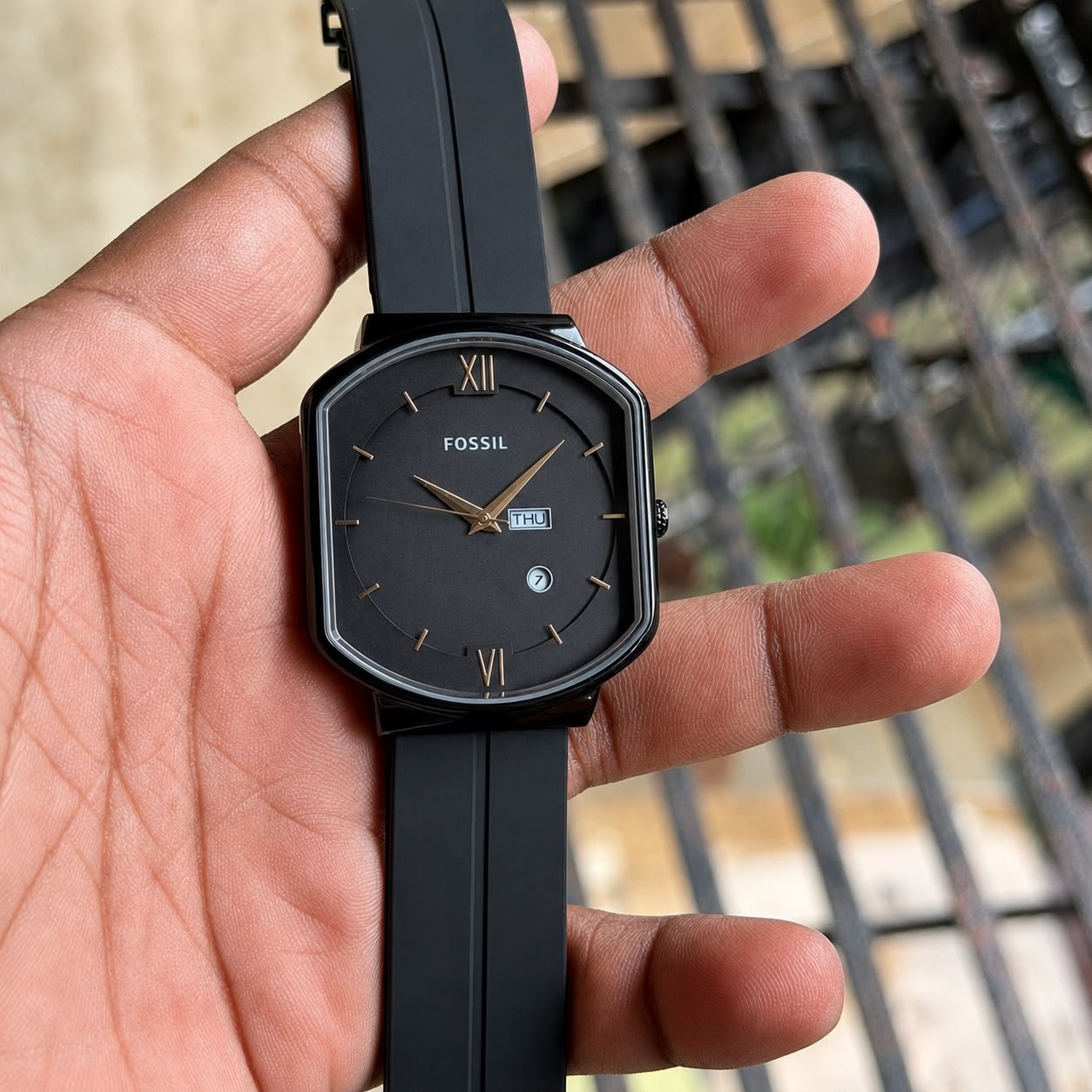 Ultra-Slim Men's Analog Watch – Black Silicone Date Edition