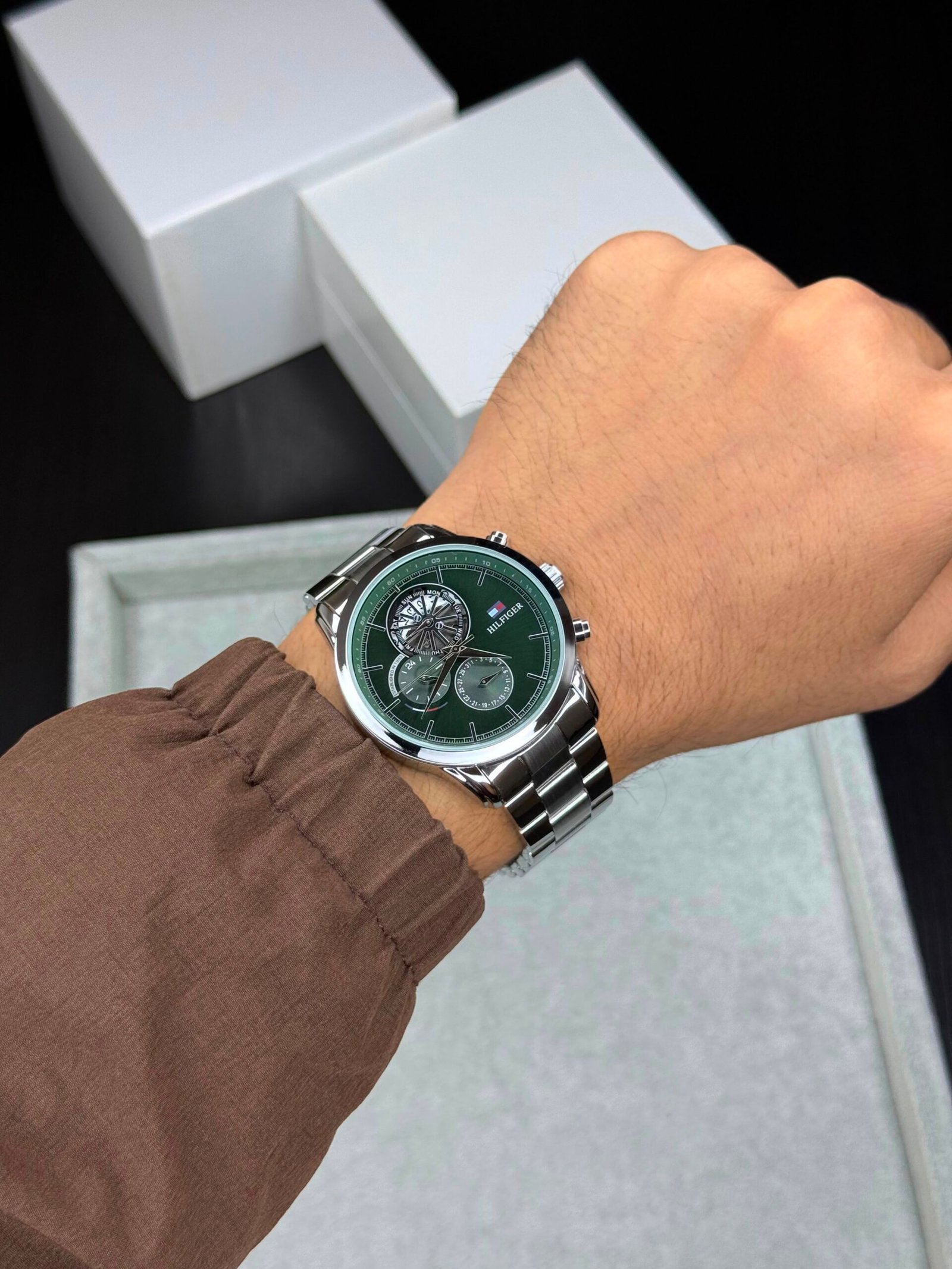 Men's Multifunction Chronograph Watch – Green Dial 42mm