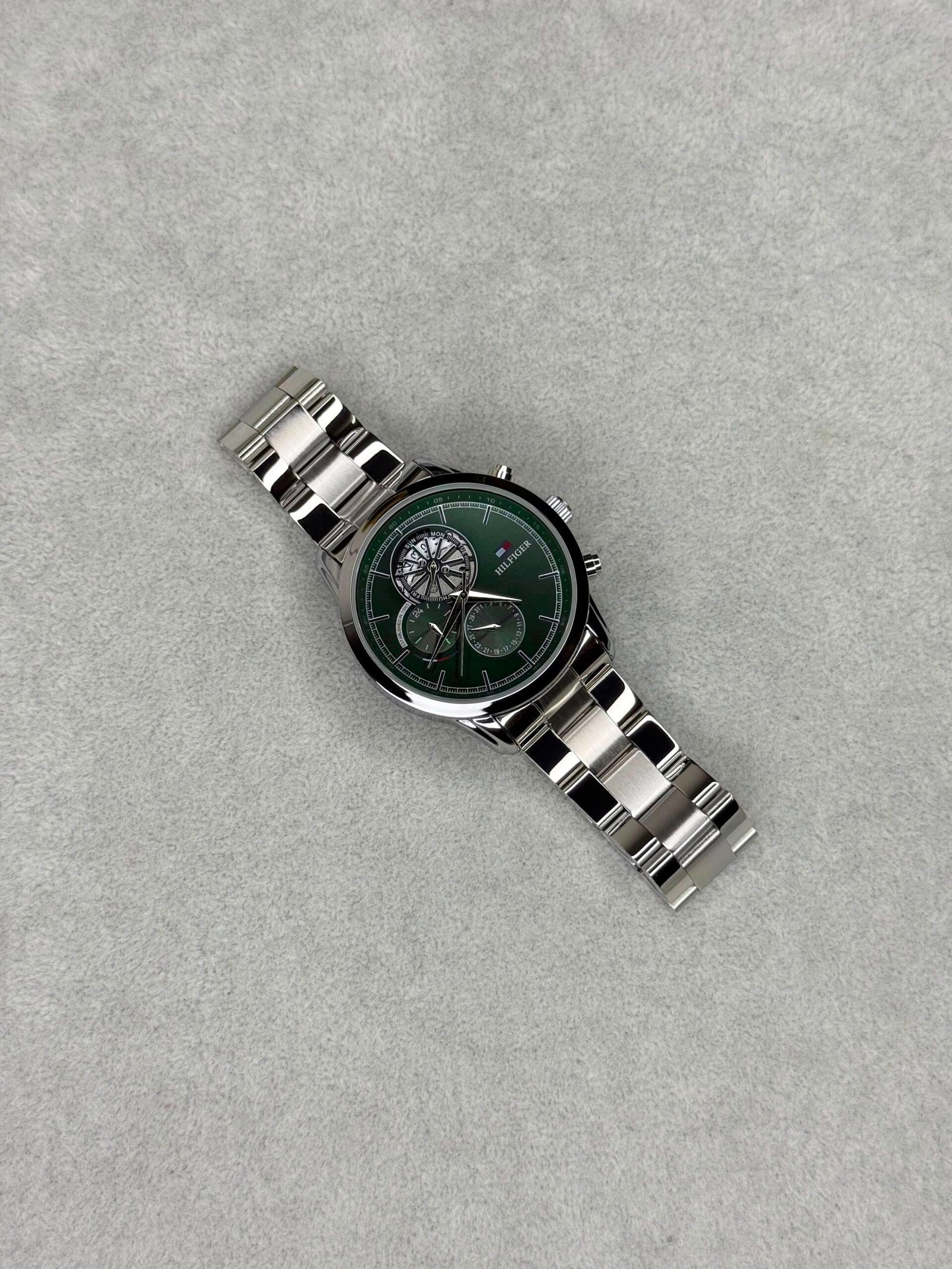 Men's Multifunction Chronograph Watch – Green Dial 42mm