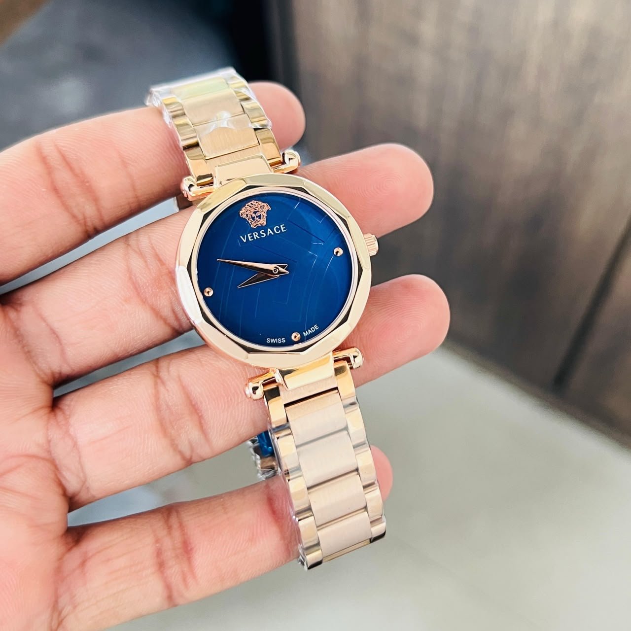 Luxury Rose Gold Women's Watch – Green Dial Fashion Edition