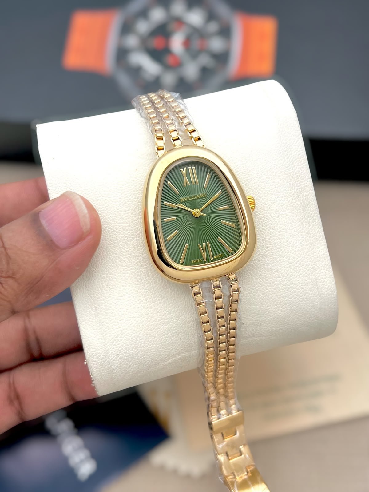 Luxury Oval Bracelet Women's Watch – Premium Sunburst Dial Edition