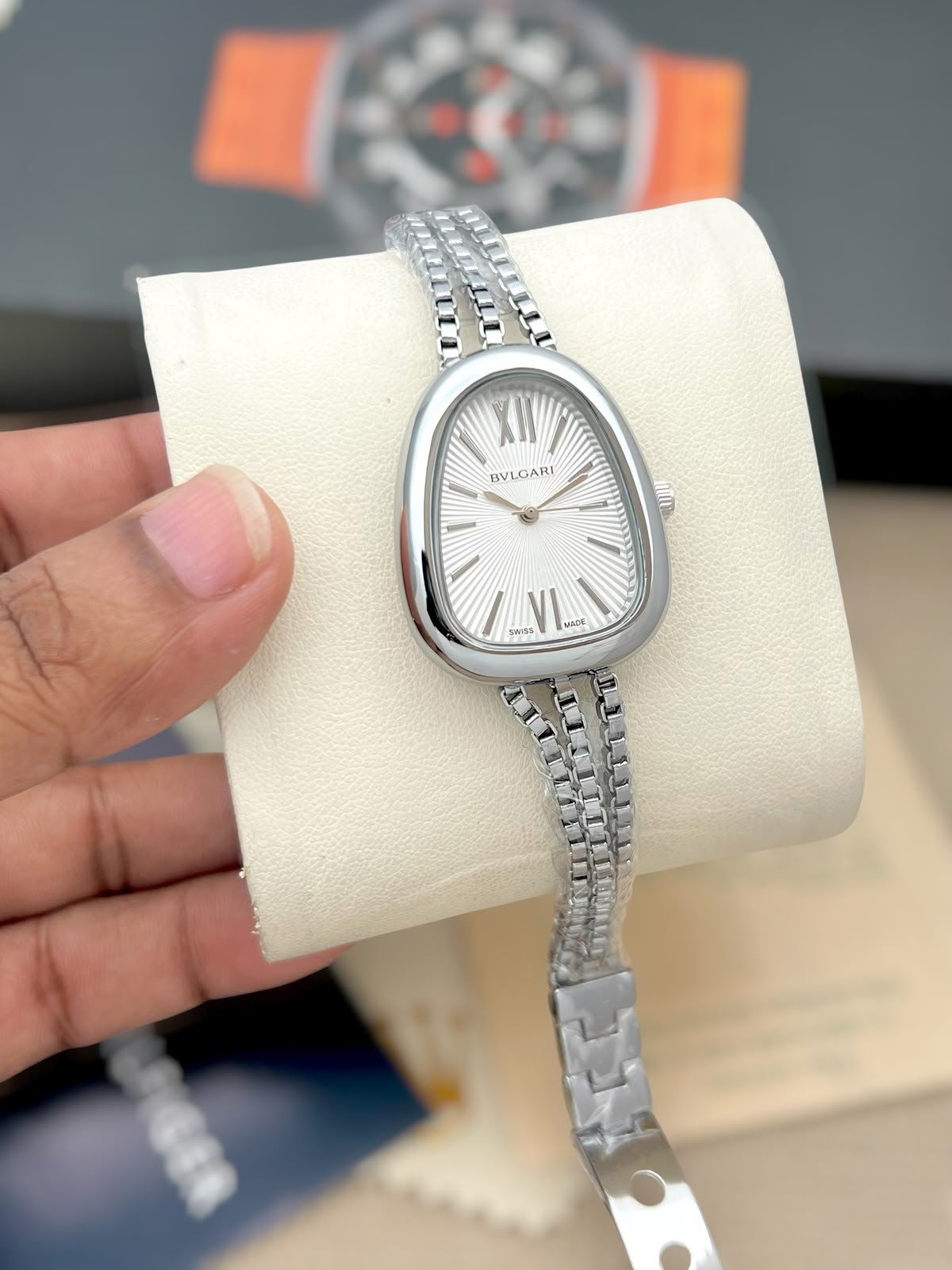 Luxury Oval Bracelet Women's Watch – Premium Sunburst Dial Edition