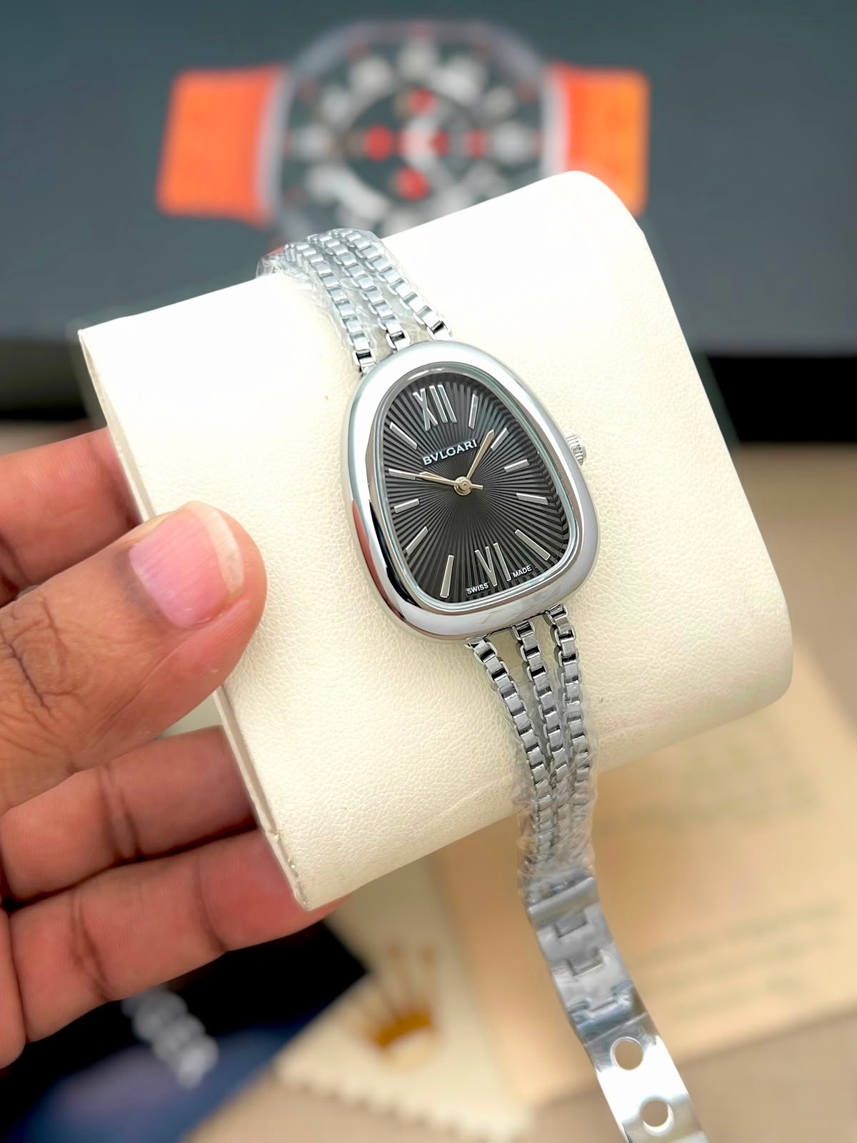 Luxury Oval Bracelet Women's Watch – Premium Sunburst Dial Edition