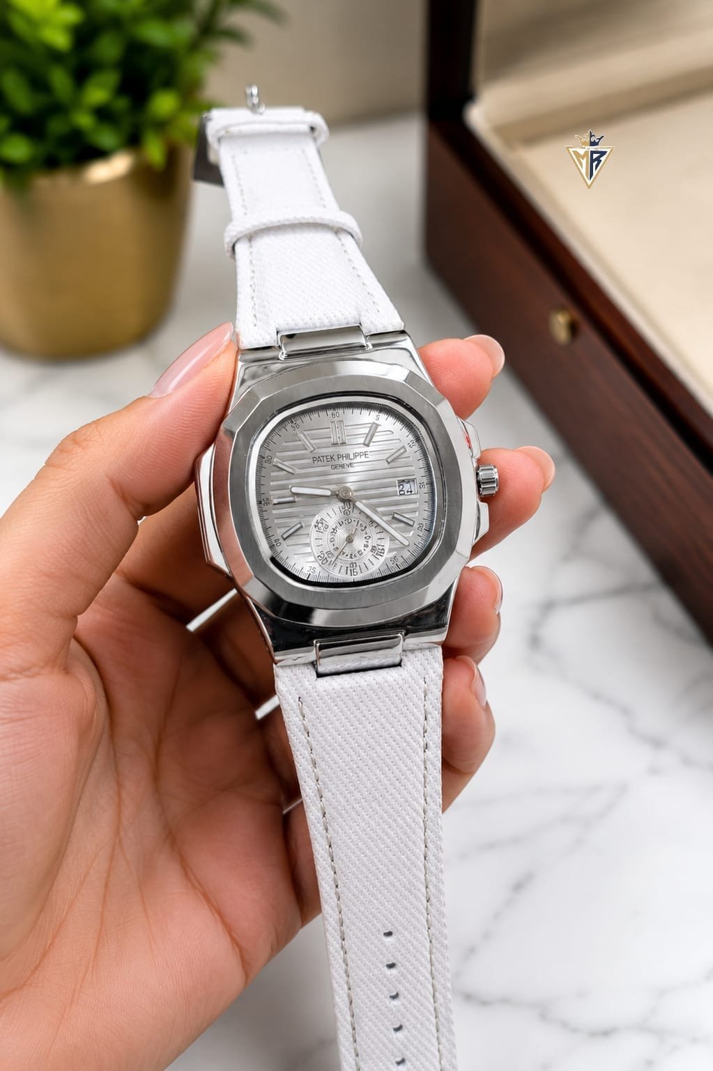 Luxury Square Dial Men's Watch – Textured Strap & Date Edition