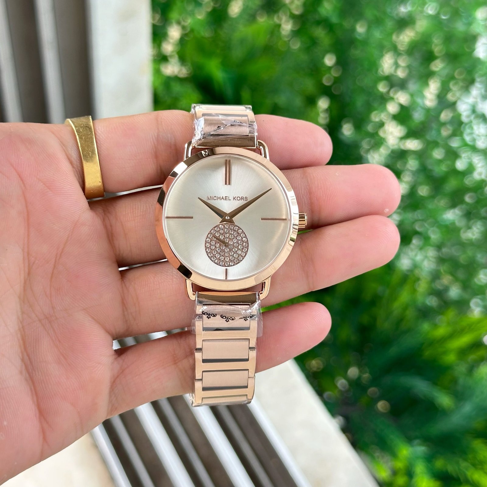 Portia Rose Gold & Blue Luxury Women's Watch – 32mm Metallic Edition