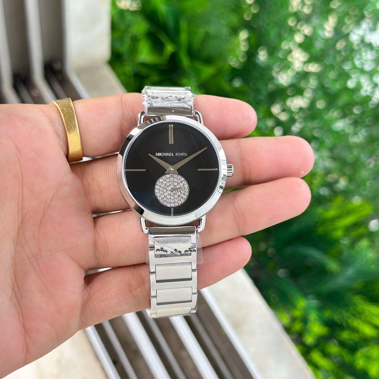 Portia Rose Gold & Blue Luxury Women's Watch – 32mm Metallic Edition