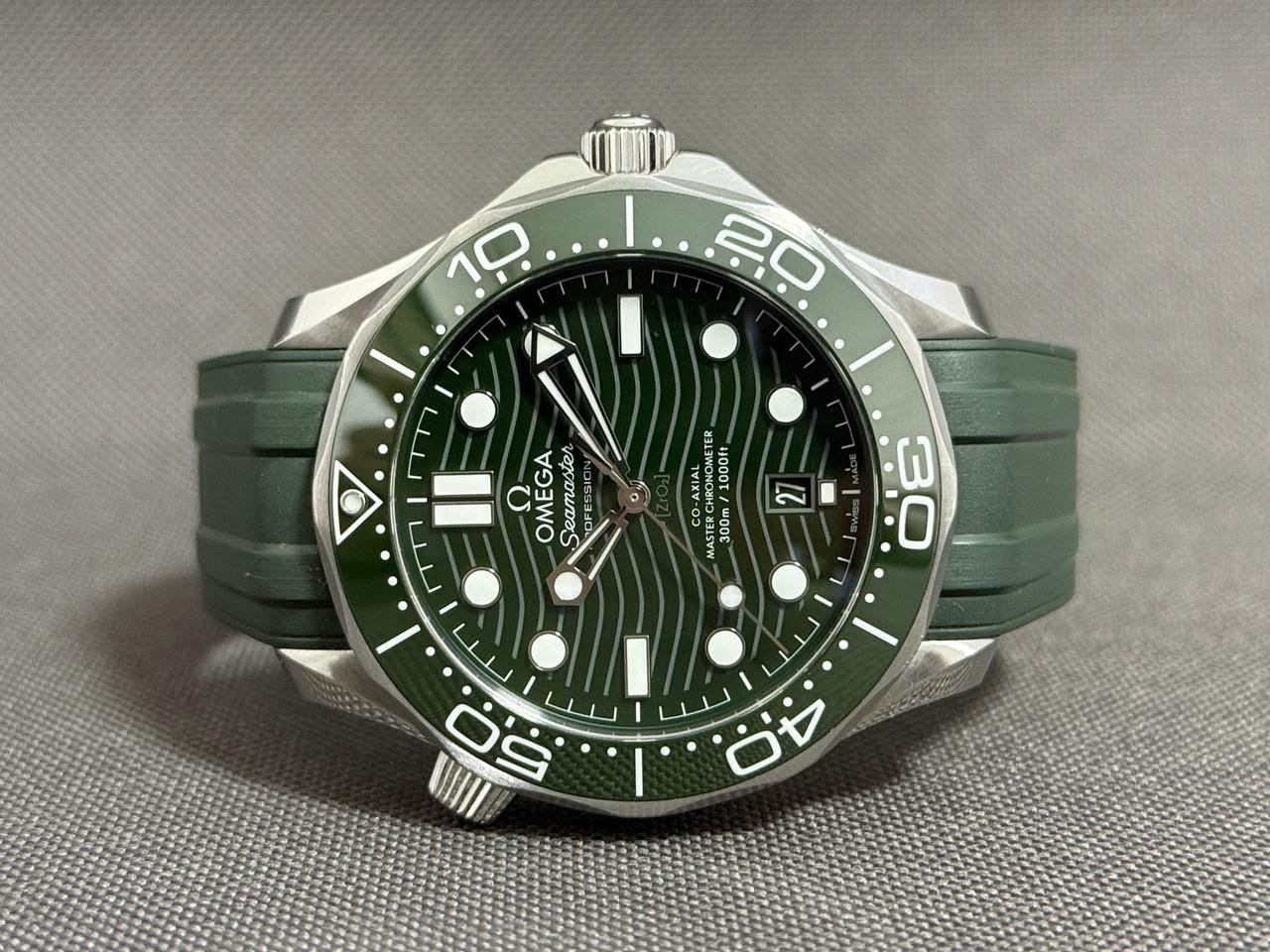Seamaster Diver 300M Automatic Men's Watch – Green Bezel 43mm