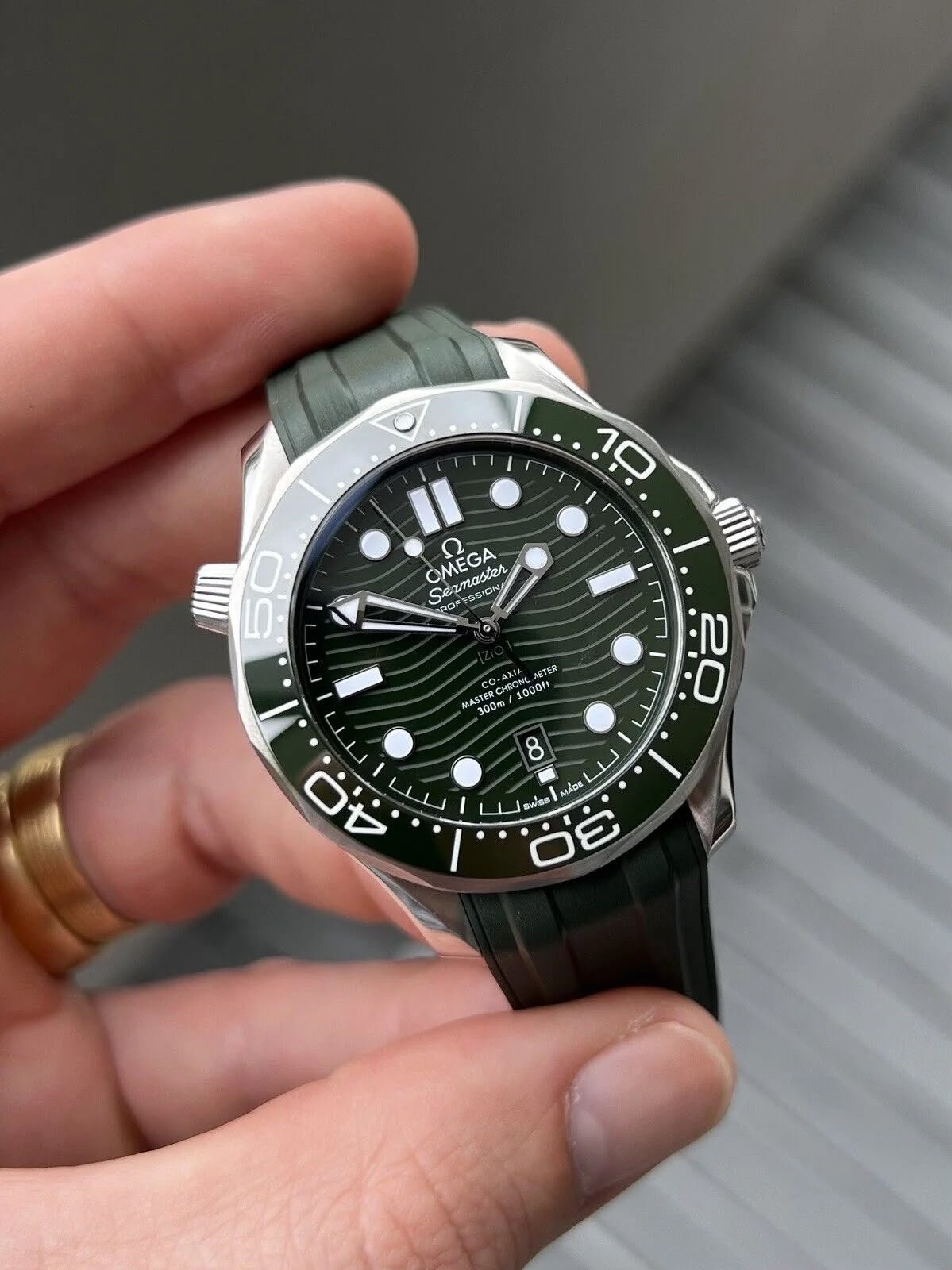 Seamaster Diver 300M Automatic Men's Watch – Green Bezel 43mm
