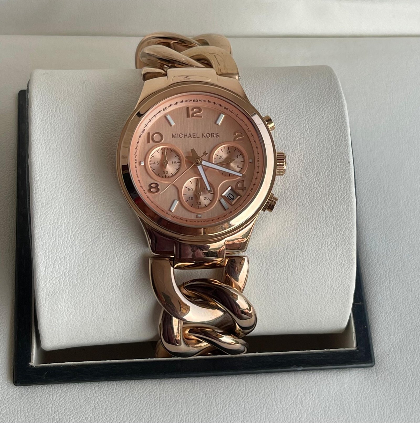 Runway Gold Chain-Link Women's Watch – 38mm Chronograph Edition