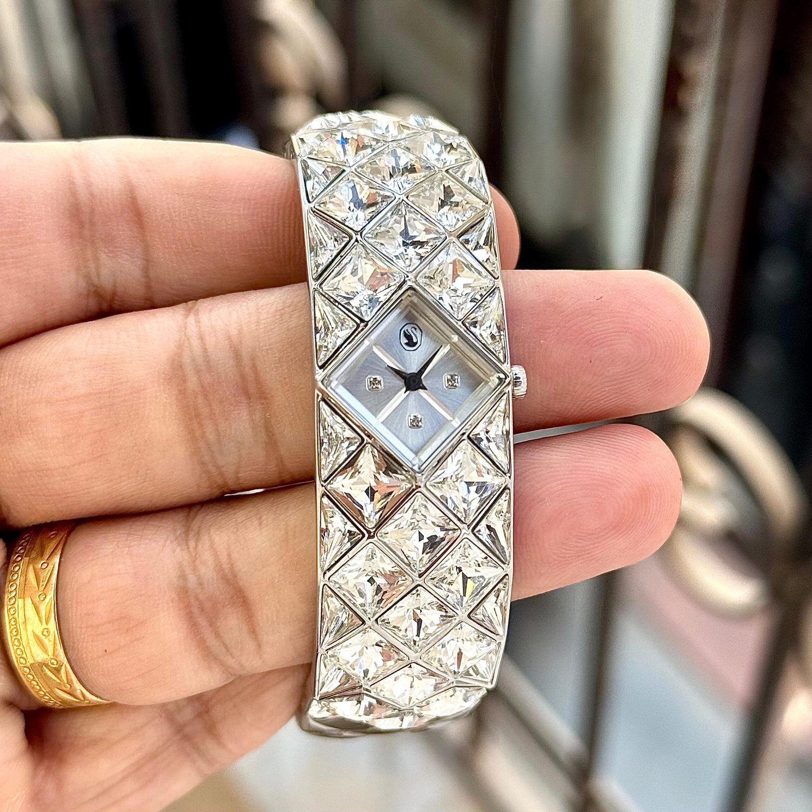 Curiosa Crystal Bangle Women's Watch – Diamond-Shaped Silver Dial