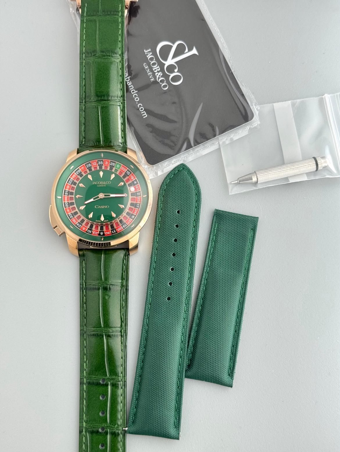 Men's Luxury Round Fashion Watch – Red & White Designer Edition