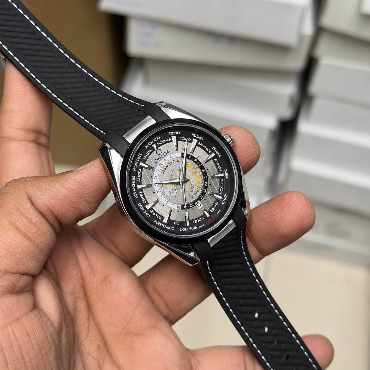 Premium Seamaster Men's Watch – Silver Case & Sport Silicone Strap