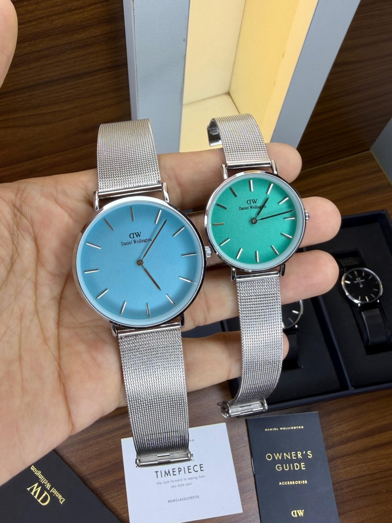 Premium Classic Couple Watch Set – Sophisticated Mesh Strap Edition