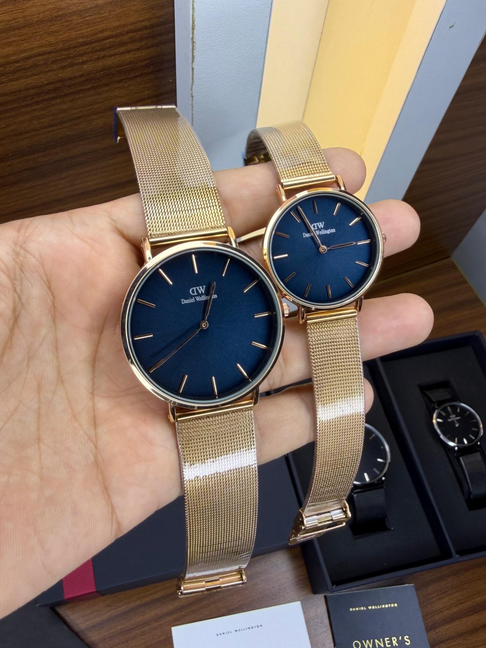Premium Classic Couple Watch Set – Sophisticated Mesh Strap Edition