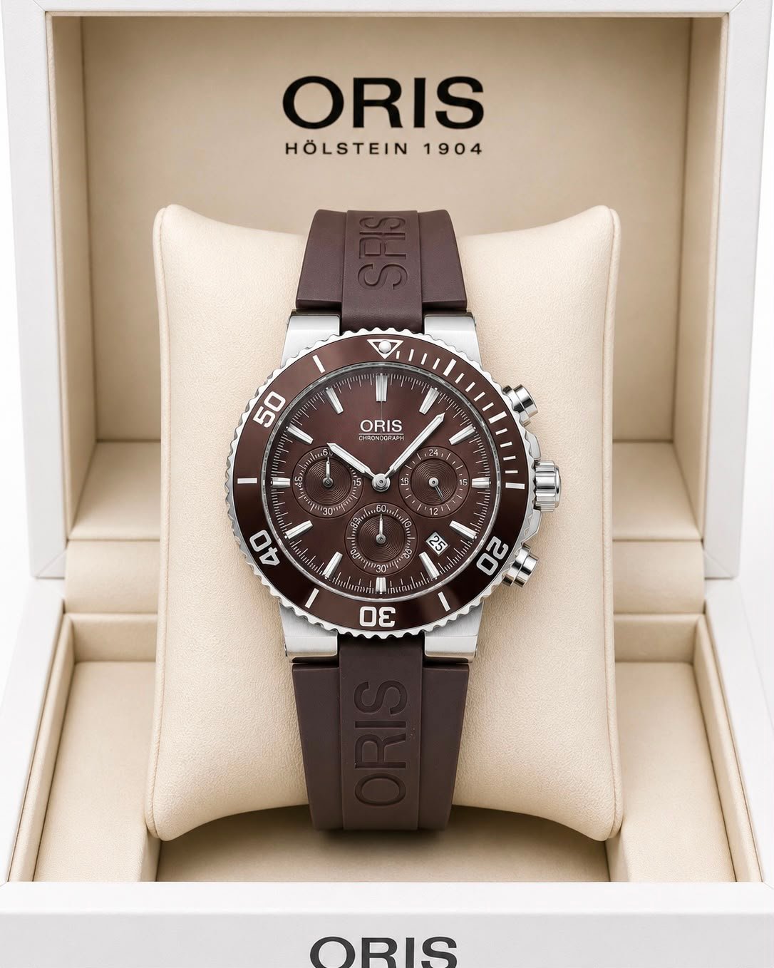 Premium Super Slim Men's Analog Watch – Fibre Strap & Solid Steel Back